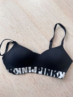 PINK Victoria's Secret Black Seamless Wireless Bralette - Never Worn